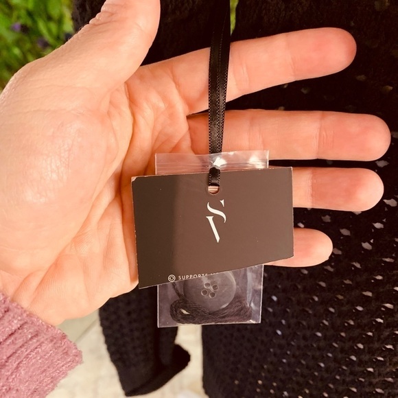 New Simply Vera Wang Women’s Medium Button Down Crotchet Black Cardigan NWT - Picture 9 of 12